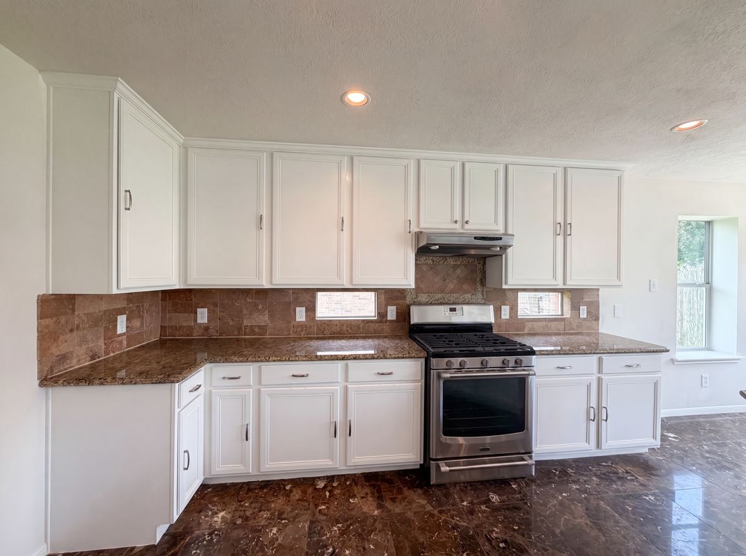 Property photo 2 of 6510 Briar Moss Ln