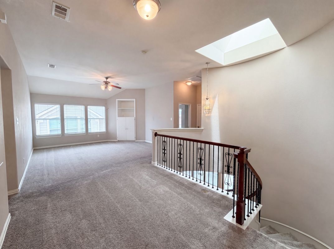 Photo 13 of 32 of 10330 Sandbar Dr, Irving, TX