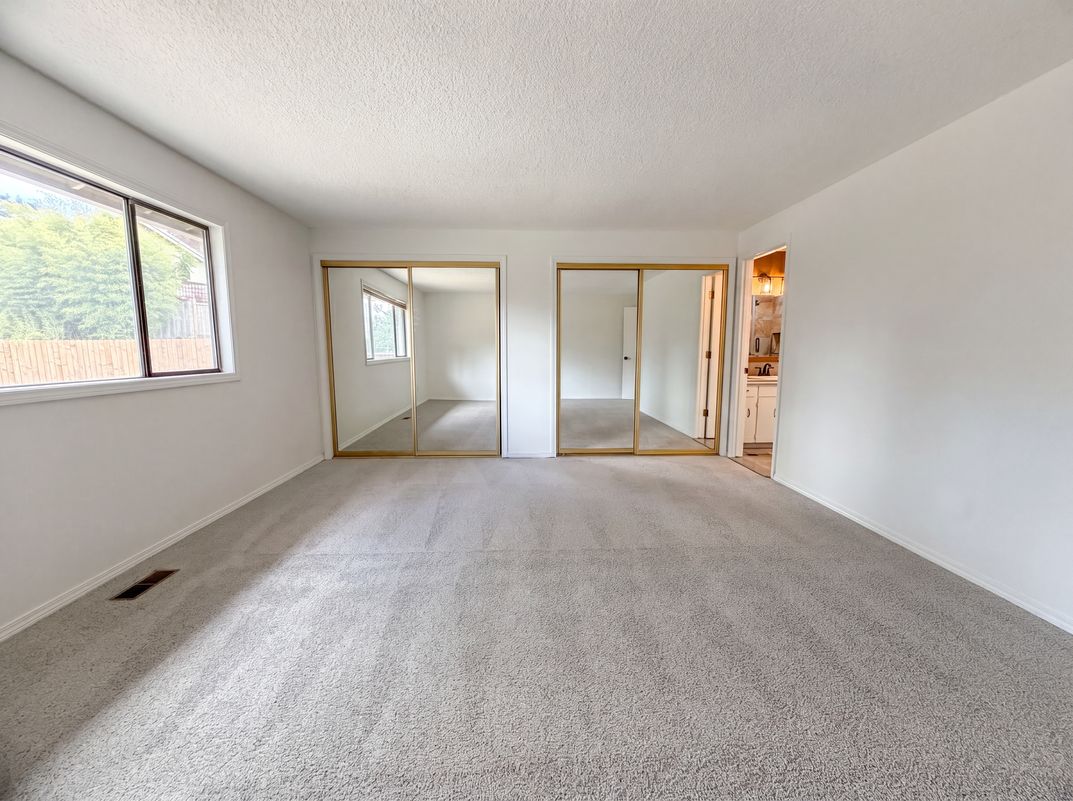 Photo 4 of 16 of 4246 Spring Rock Cir, West Linn, OR