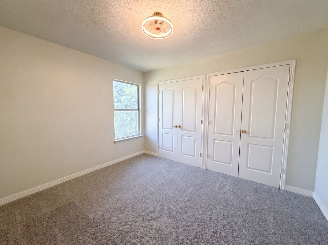 Photo 7 of 21 of 3940 Victory Ct, Midlothian, TX