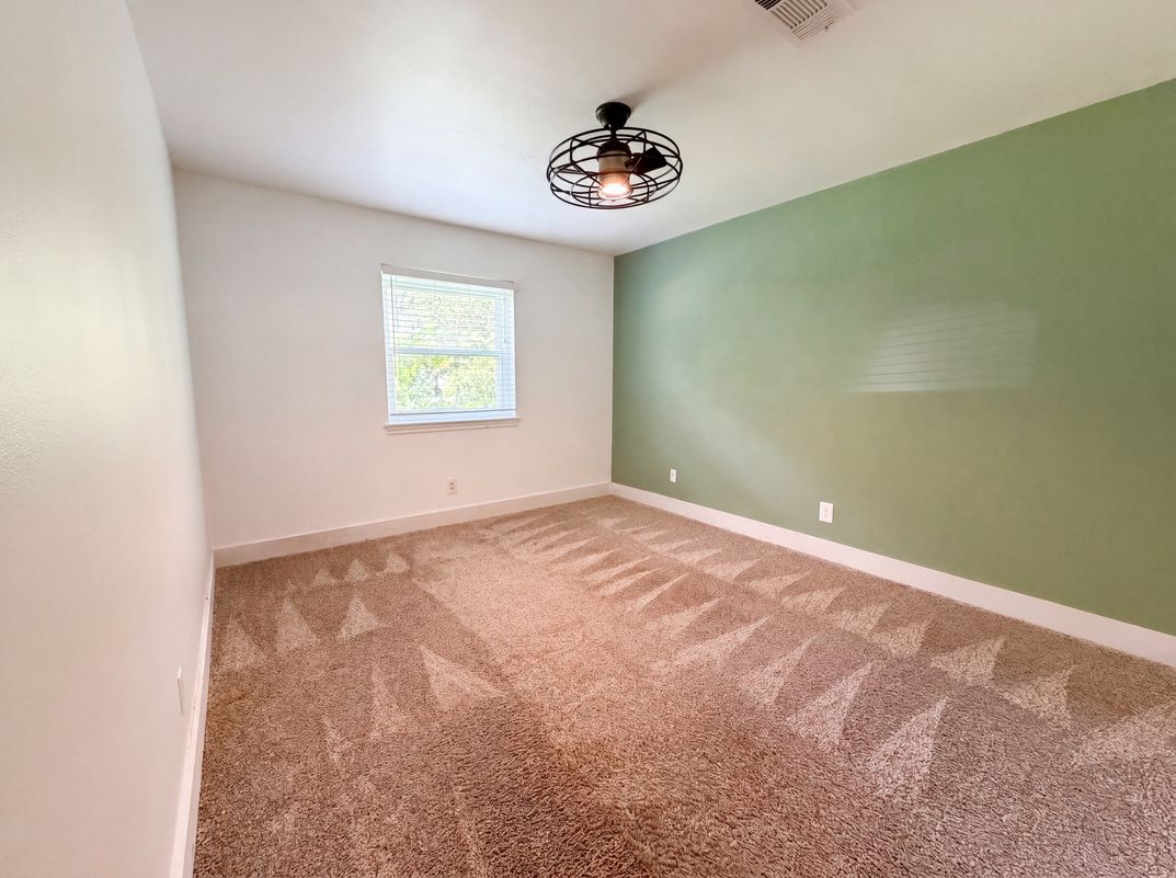 Photo 13 of 24 of 7807 Bideford Ln, Houston, TX