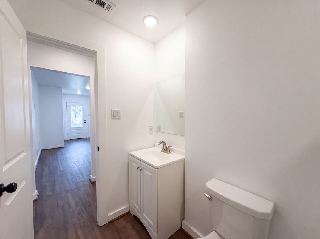 Photo 11 of 17 of 3457 Mainer St, Houston, TX
