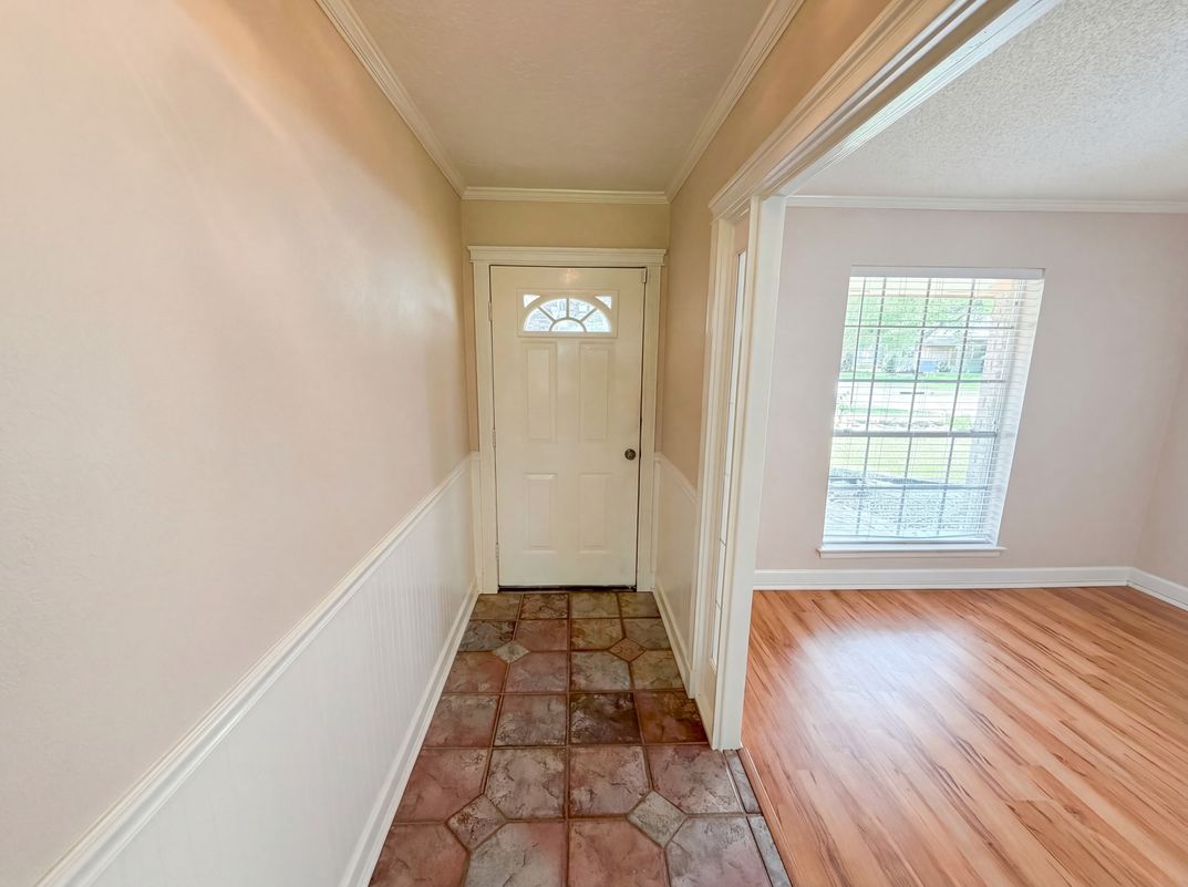Photo 8 of 21 of 1902 New Orleans St, Deer Park, TX