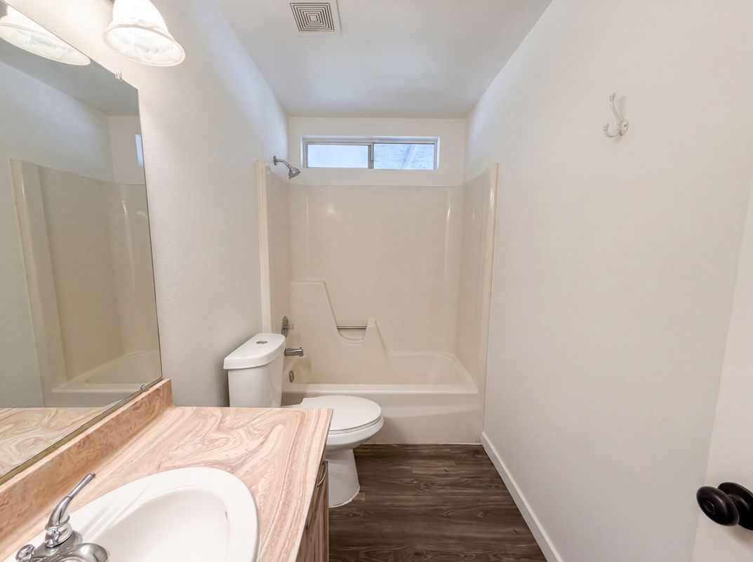 Photo 15 of 21 of 12028 N 41st Dr, Phoenix, AZ