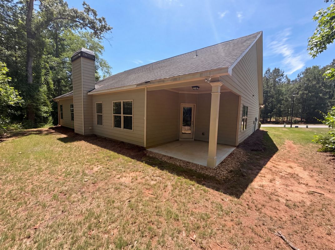 Photo 5 of 22 of 1209 Windstone Dr, Winder, GA