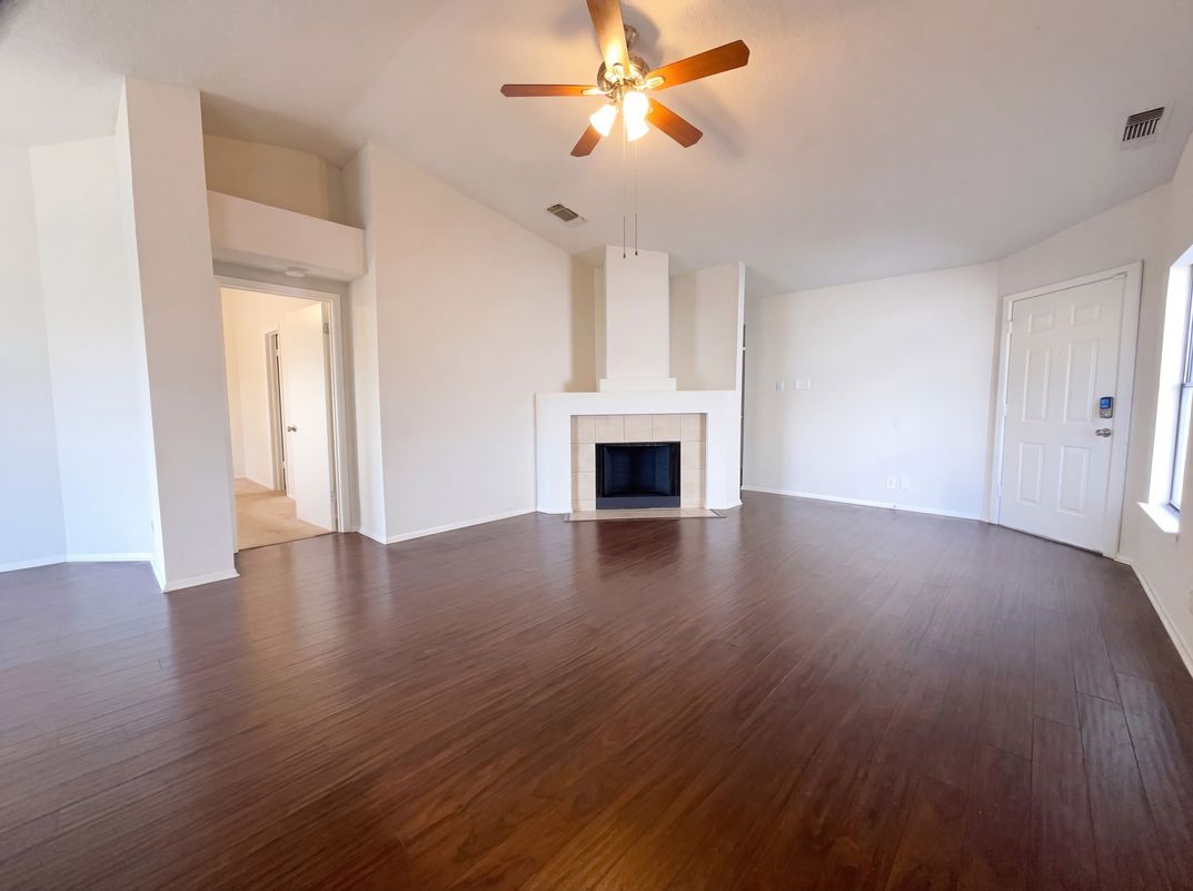 Photo 14 of 16 of 15009 Winter View Dr, San Antonio, TX