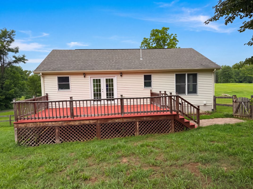 Photo 5 of 22 of 8749 Christopher Ln, Warrenton, VA
