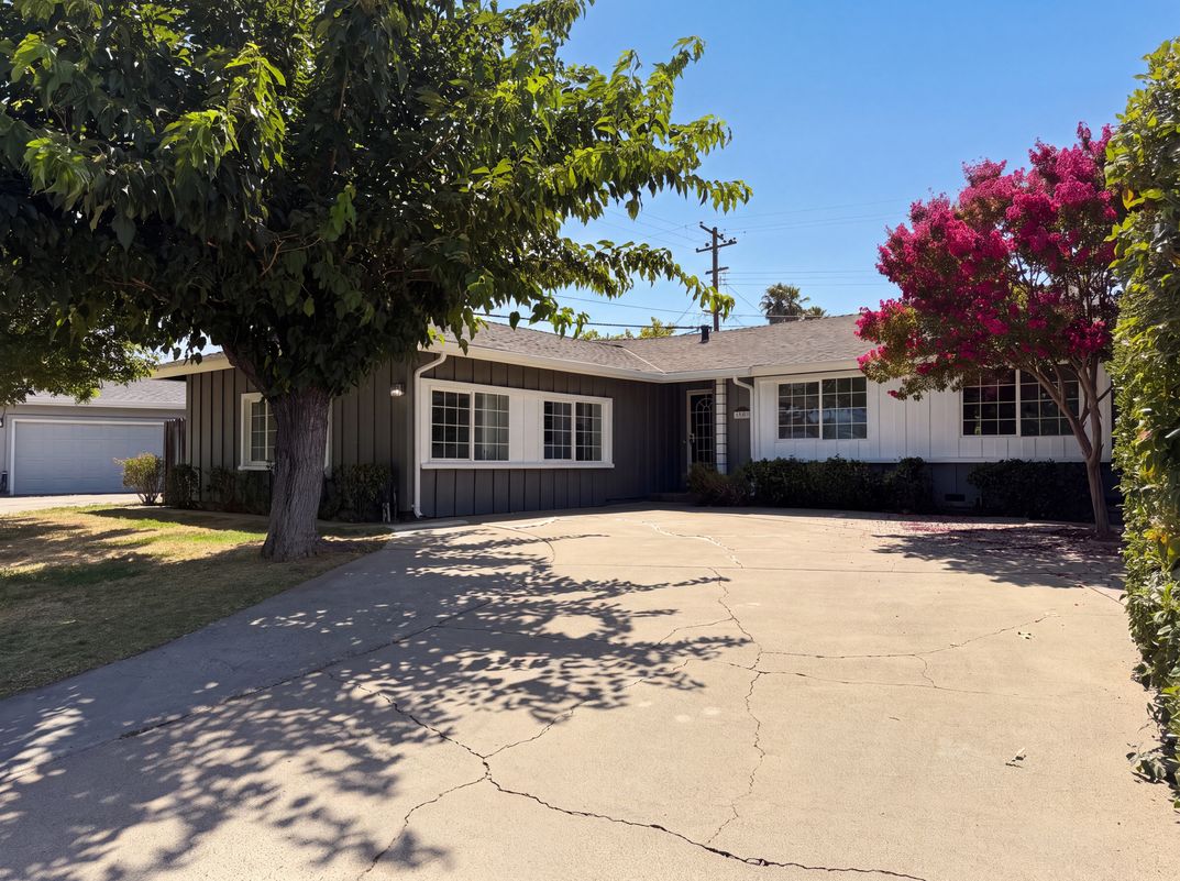 Photo 34 of 41 of 7007 Ursa Pkwy, Sacramento, CA