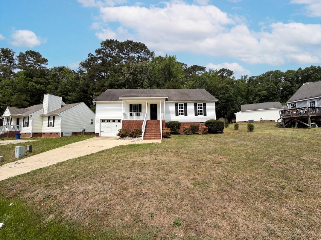 Property photo 1 of 1024 Laurel Leaf Rd
