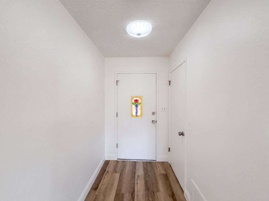 Photo 6 of 41 of 7007 Ursa Pkwy, Sacramento, CA