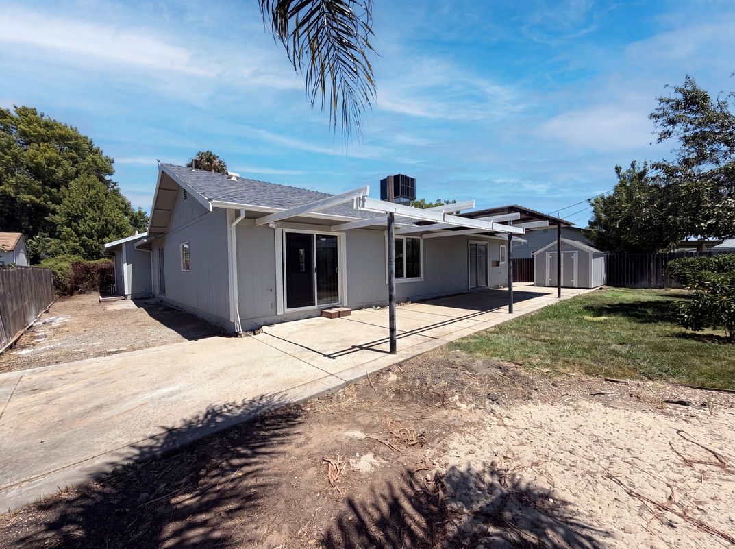Photo 5 of 26 of 838 Dutra Ave, Rio Linda, CA