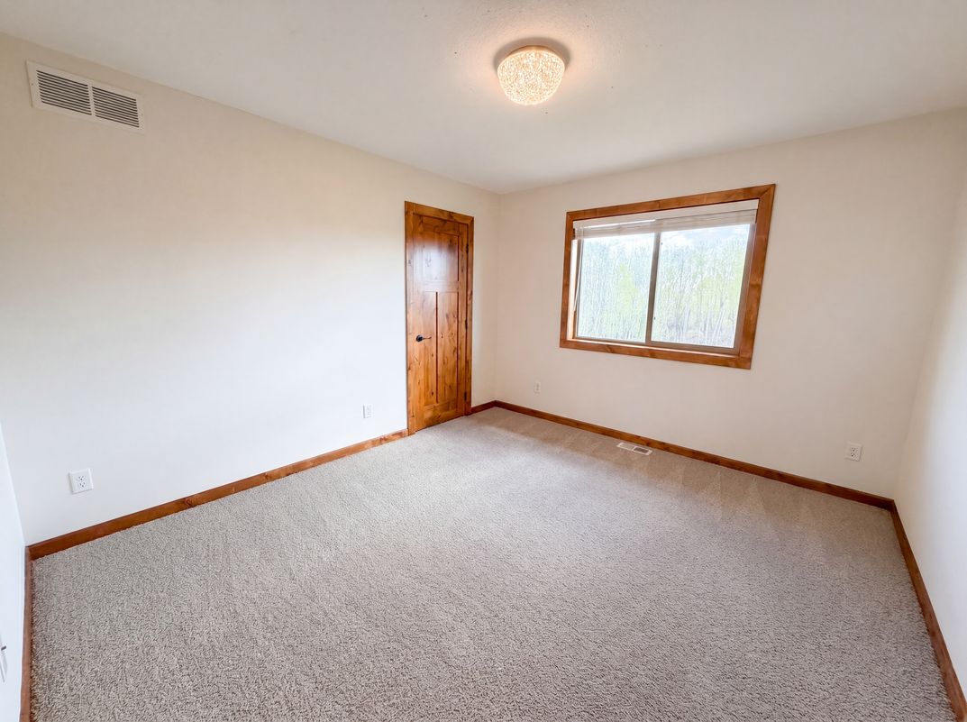 Photo 16 of 34 of 3072 Nottingham Rd S, St. Cloud, MN