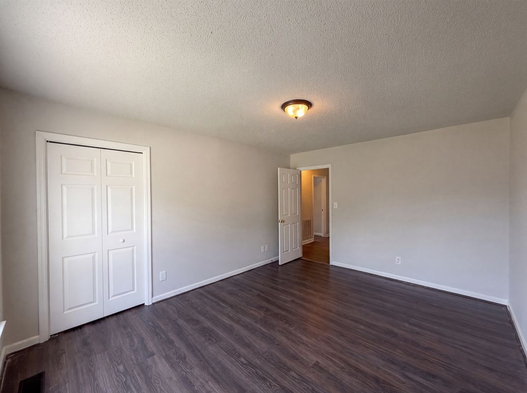 Photo 11 of 17 of 4013 Burleigh Pl, Fayetteville, NC