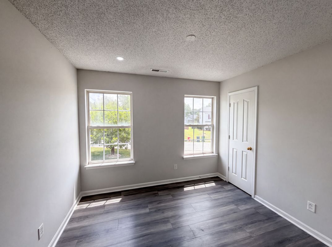 Photo 7 of 21 of 11220 Northwoods Forest Dr, Charlotte, NC