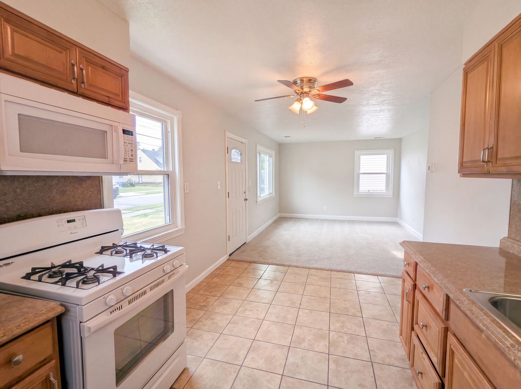 Photo 9 of 19 of 12722 Emery Ave, Cleveland, OH