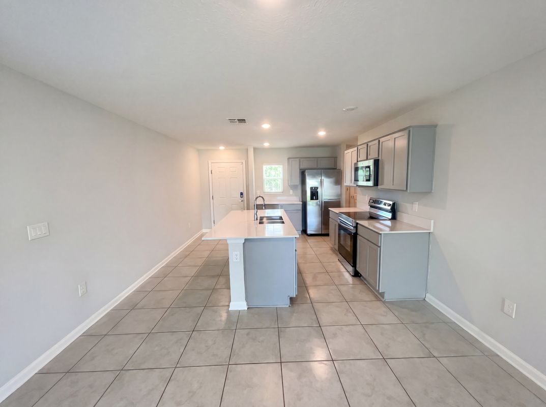 Photo 2 of 24 of 4322 Sunny Creek Pl, Kissimmee, FL
