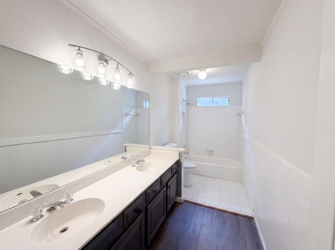 Photo 15 of 26 of 1900 Milfield Cir, Snellville, GA