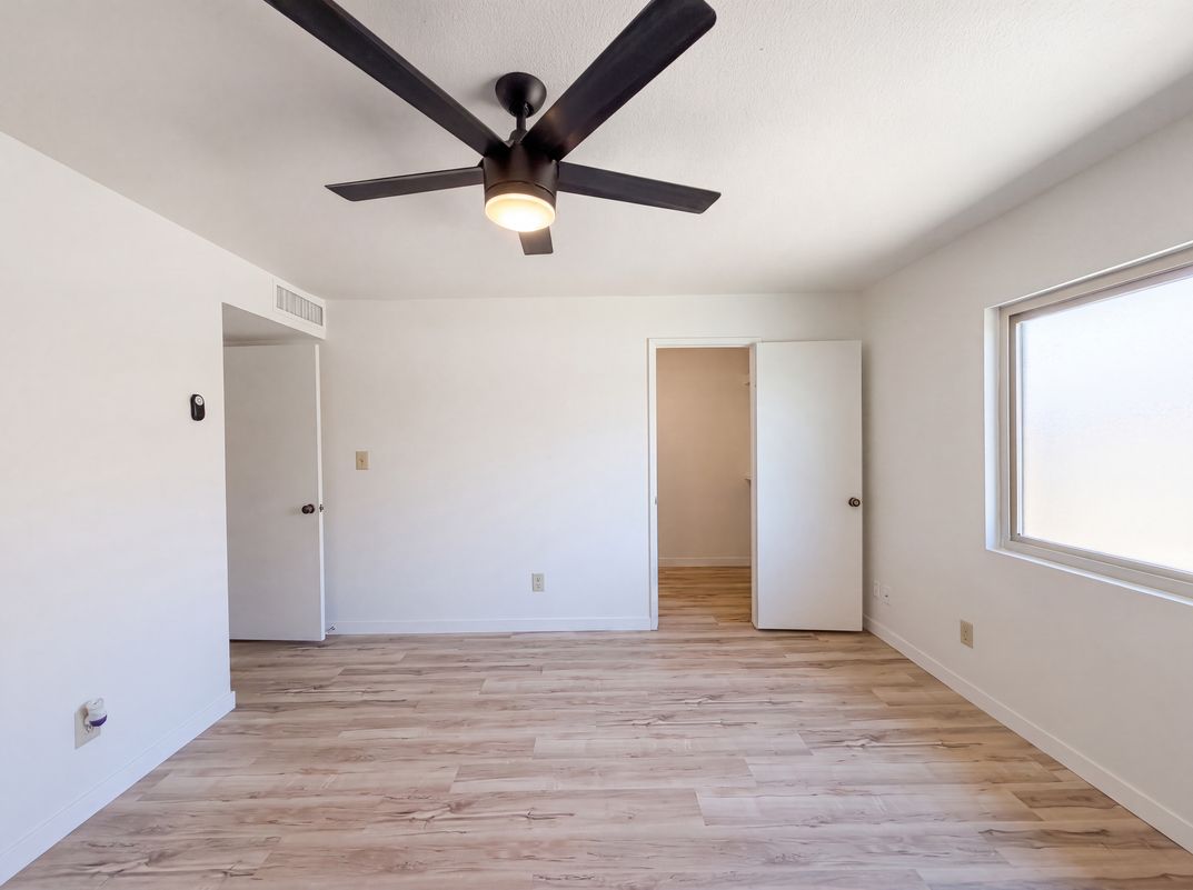 Photo 8 of 19 of 5208 E Tamblo Dr, Phoenix, AZ