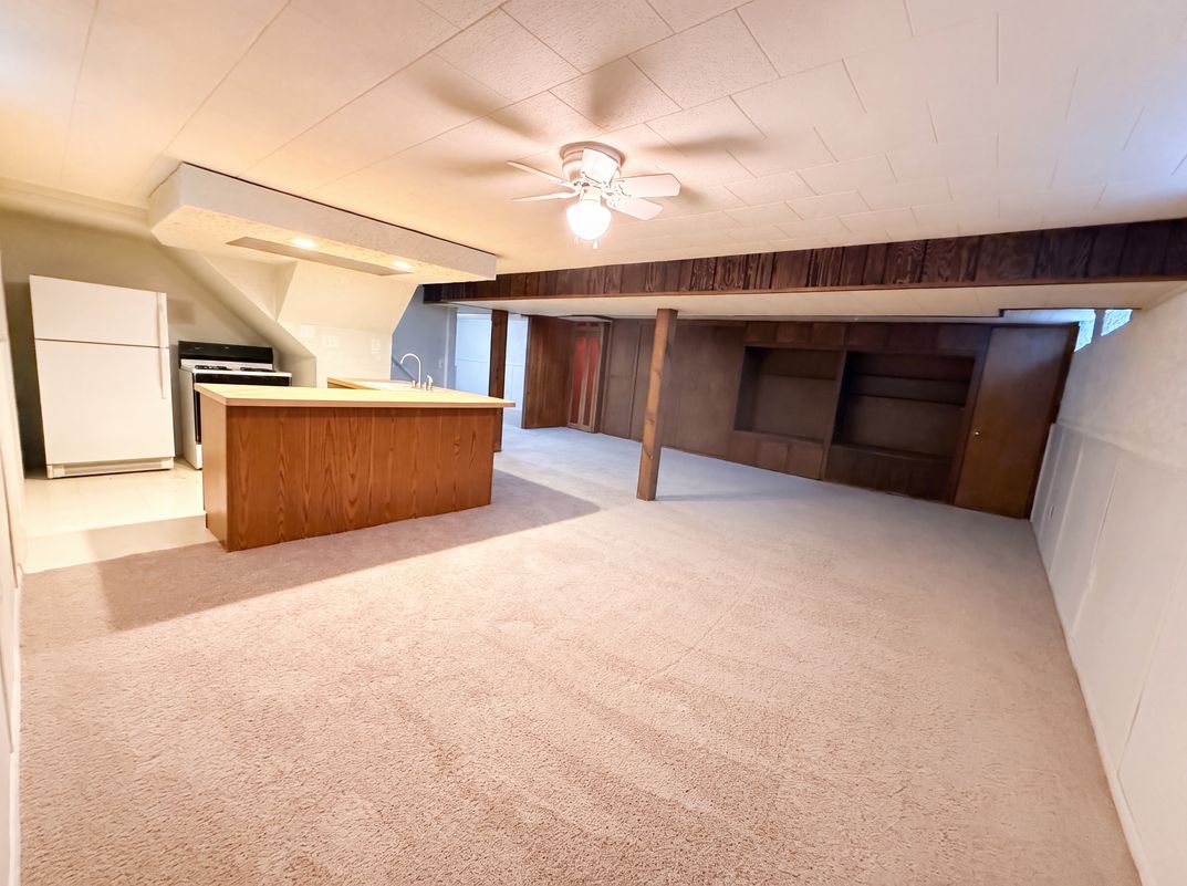 Photo 17 of 23 of 14743 Ronnie Ln, Livonia, MI