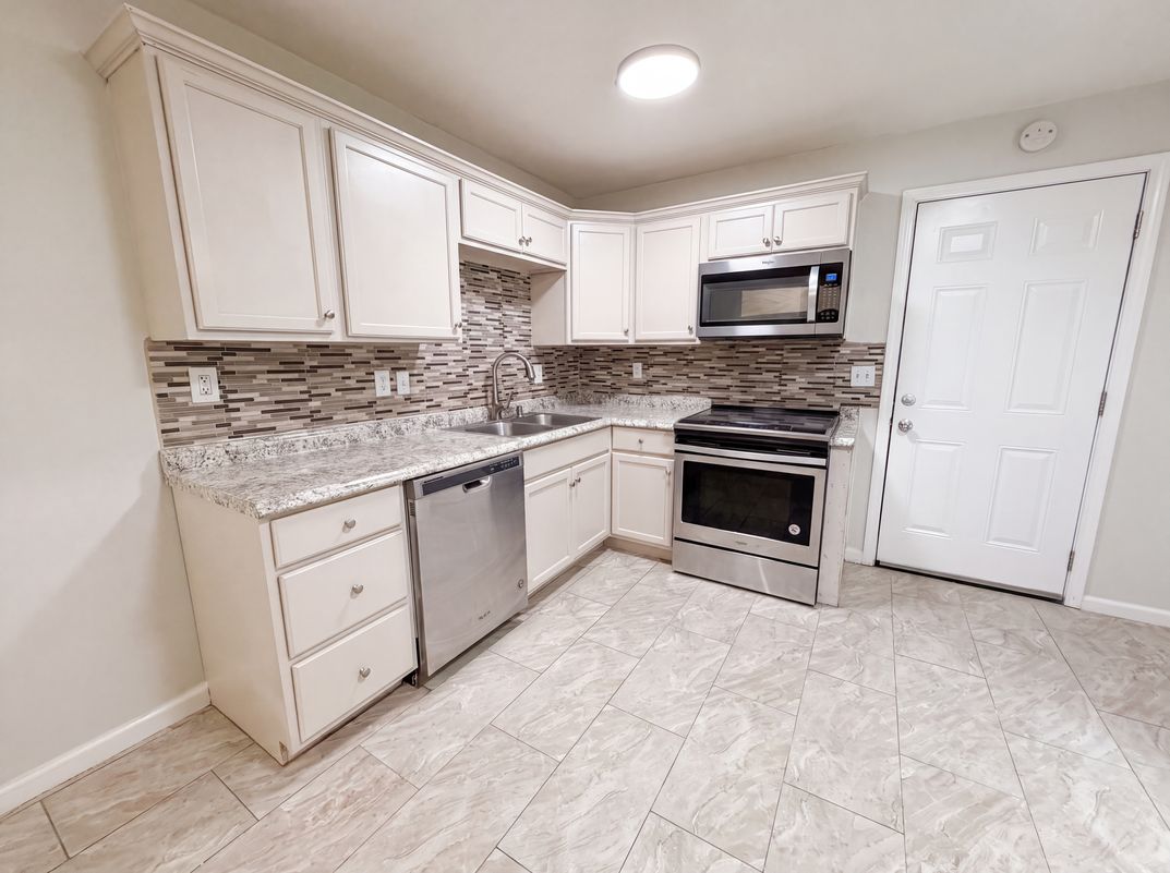 Photo 6 of 21 of 405 Annie Lee Rd, Trussville, AL
