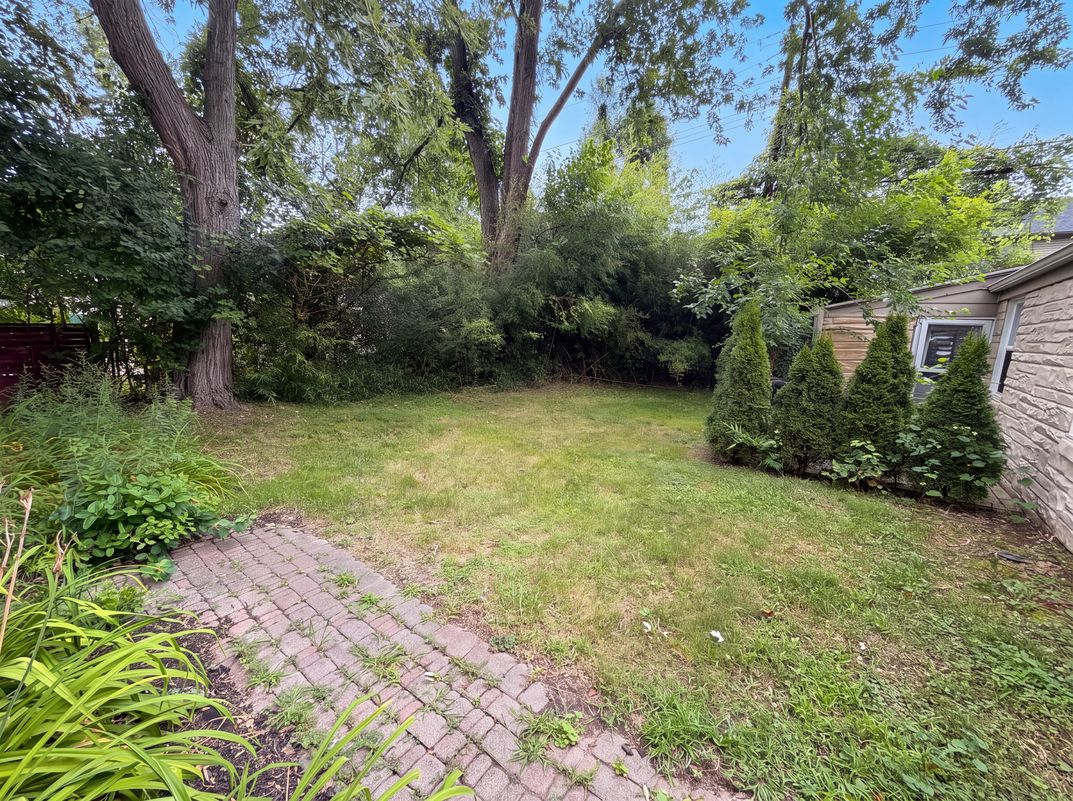Photo 21 of 22 of 30406 Everett St, Southfield, MI