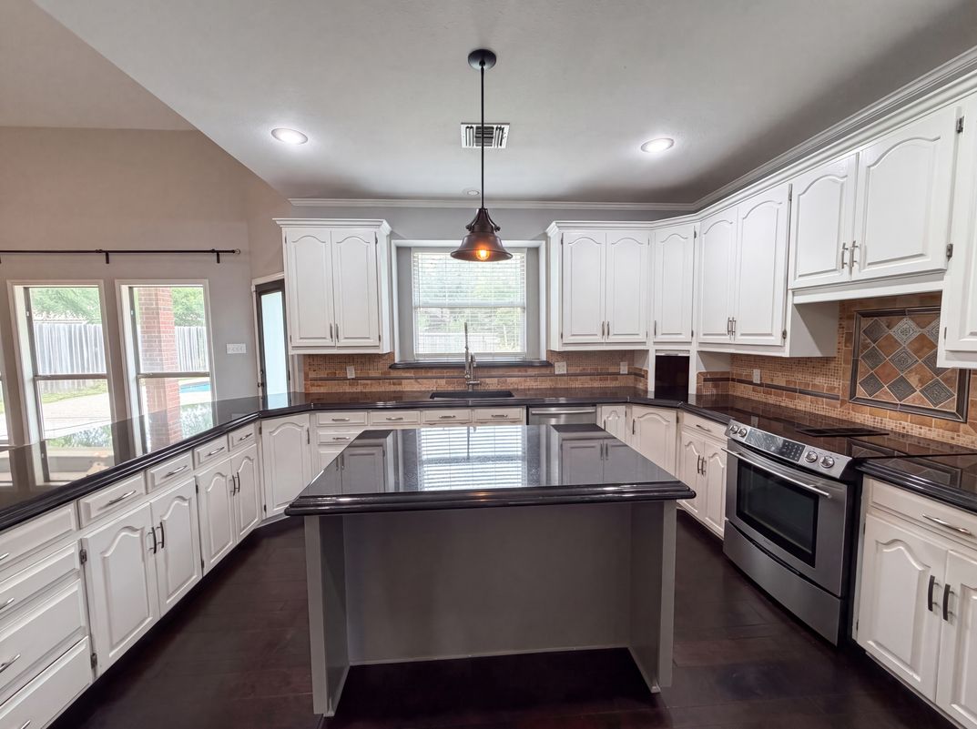 Photo 10 of 26 of 2717 Wickersham Dr, Temple, TX