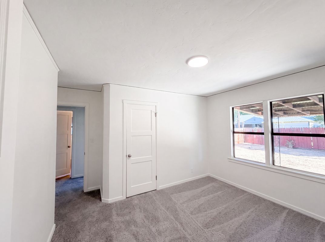 Photo 24 of 41 of 4601 Summit Way, Sacramento, CA