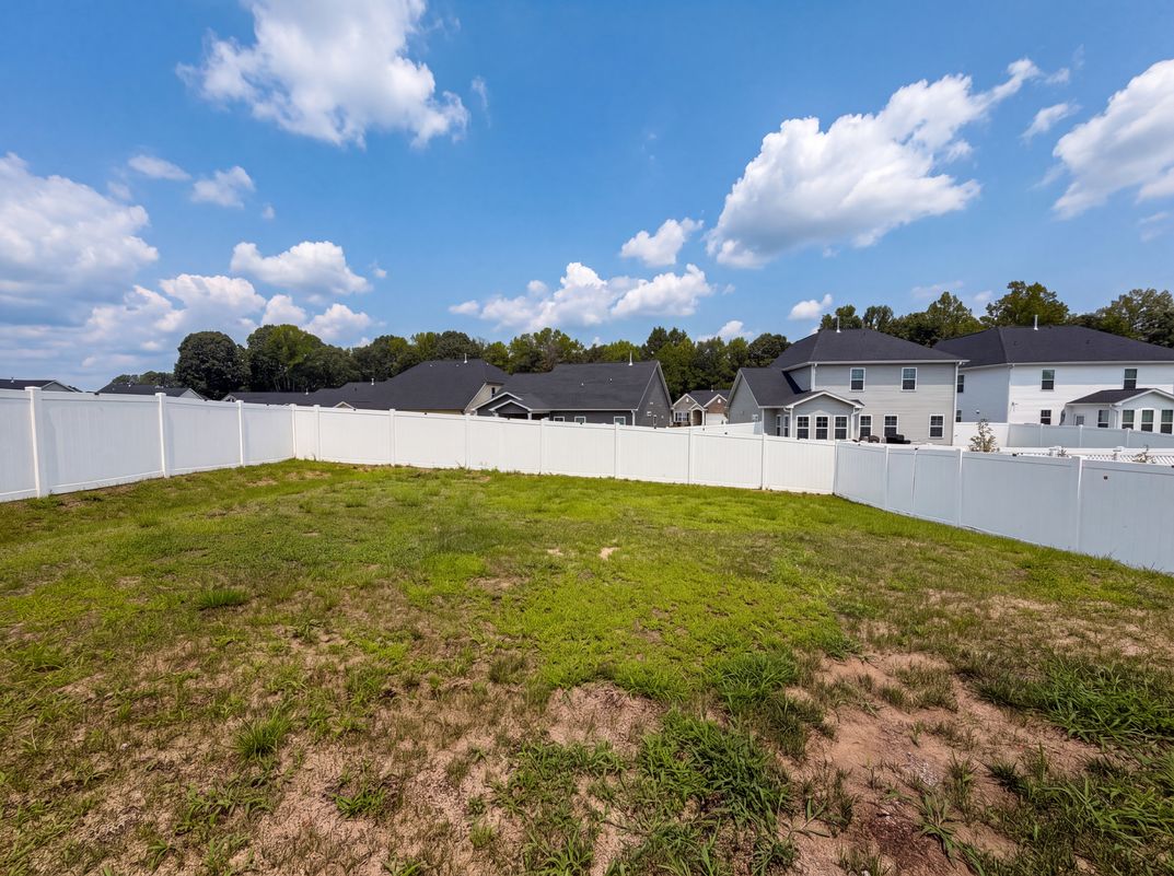 Photo 34 of 37 of 7463 Buckview Ct, Kernersville, NC