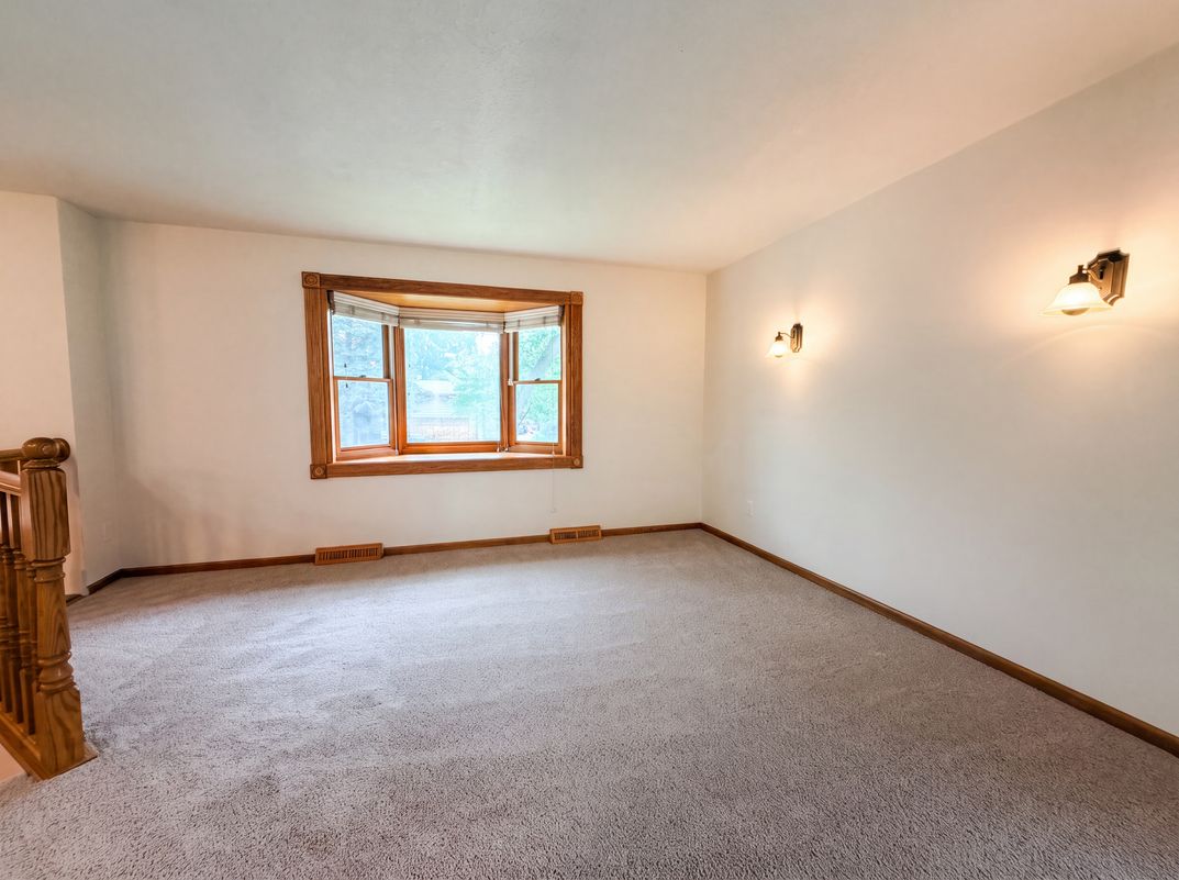 Photo 8 of 22 of 18216 Empire Trl, Farmington, MN