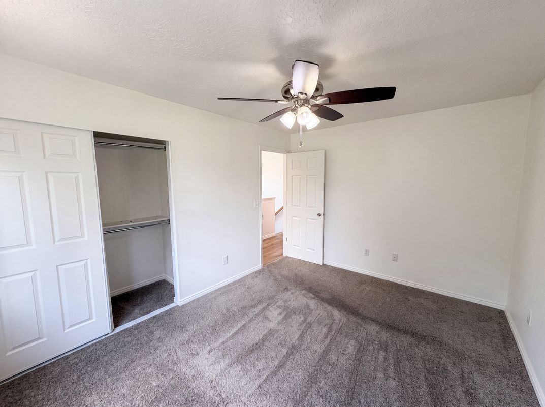 Photo 6 of 20 of 6943 W Bamburgh Way, West Valley City, UT