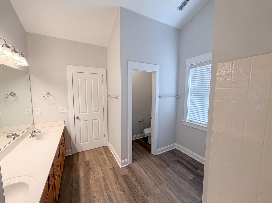 Photo 13 of 21 of 10801 Cokesbury Ln, Raleigh, NC