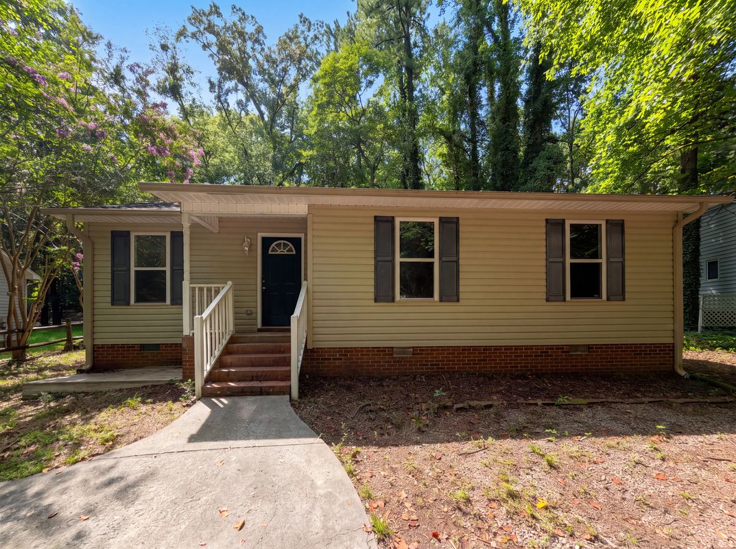 Property photo 1 of 810 Hill Top Cir