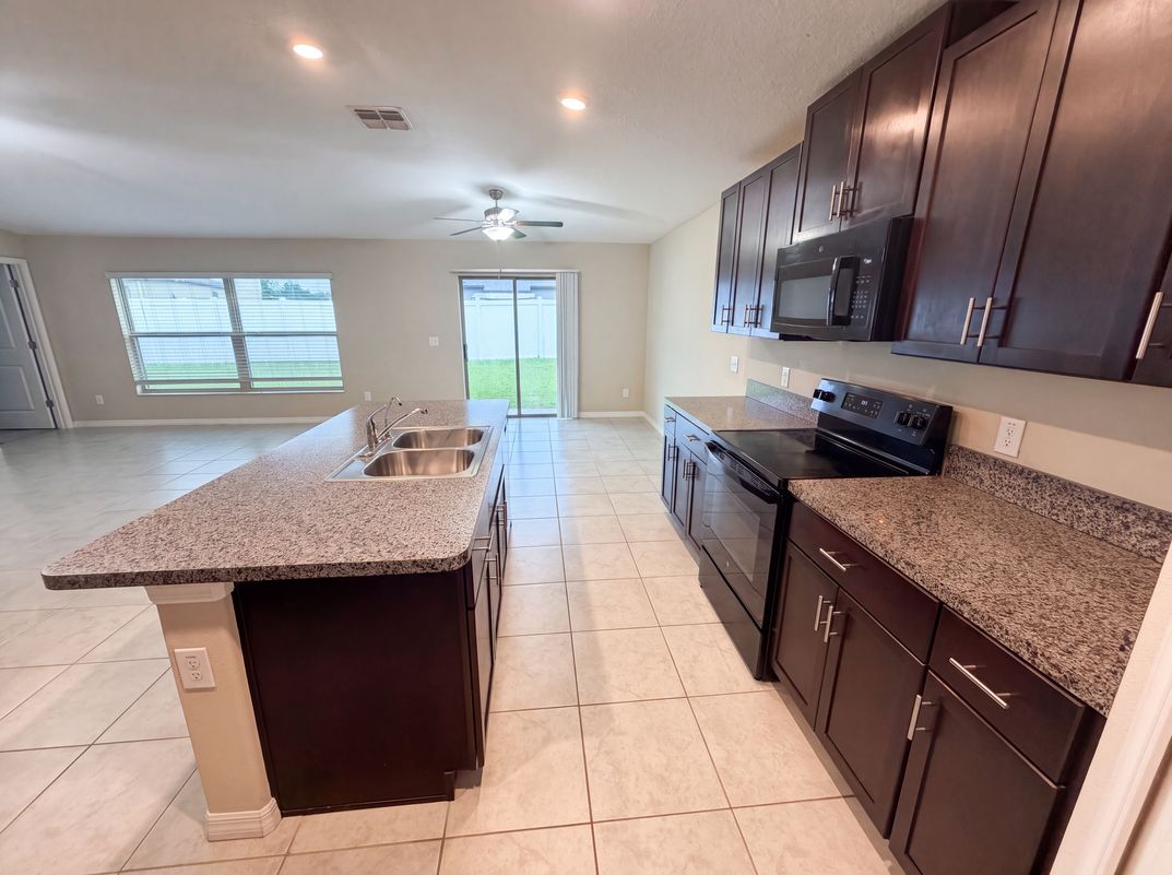 Photo 27 of 35 of 39693 Harvest Creek Ln, Zephyrhills, FL