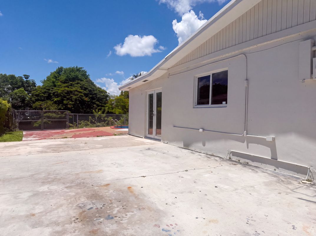 Photo 19 of 22 of 6200 SW 109th Ave, Miami, FL