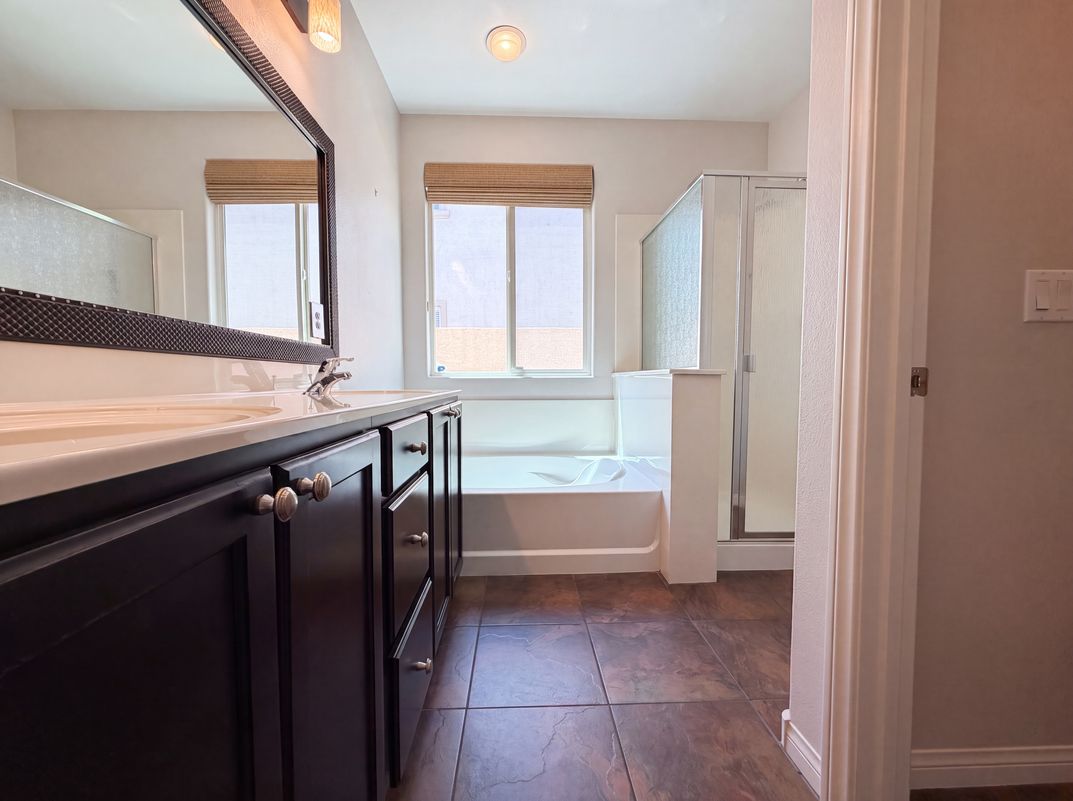 Photo 15 of 21 of 908 Baronet Dr, Las Vegas, NV