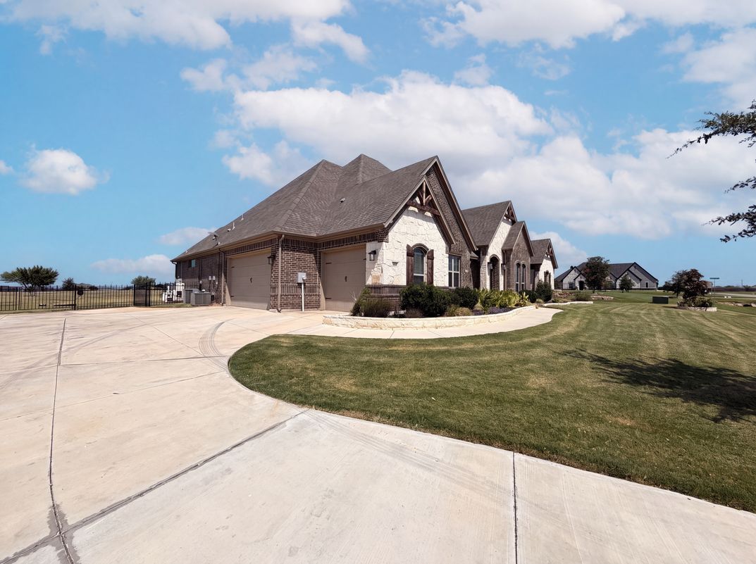 Photo 27 of 31 of 3608 Ridge Point Dr, Argyle, TX