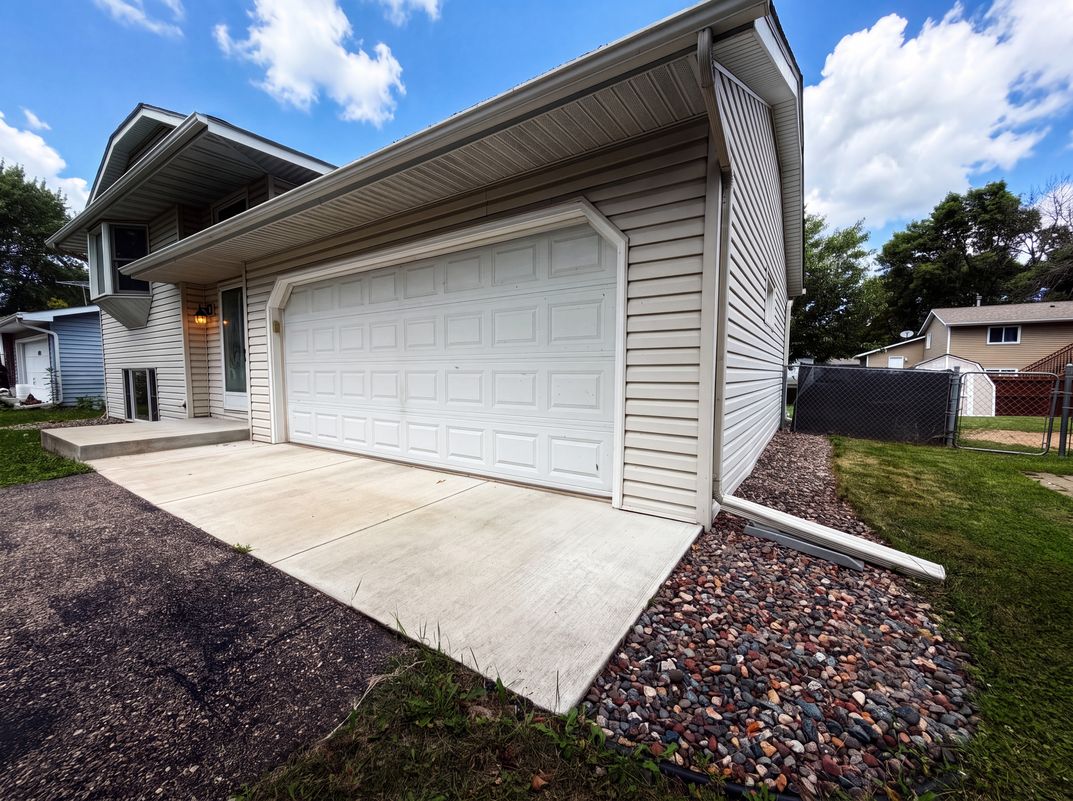 Photo 19 of 22 of 18216 Empire Trl, Farmington, MN