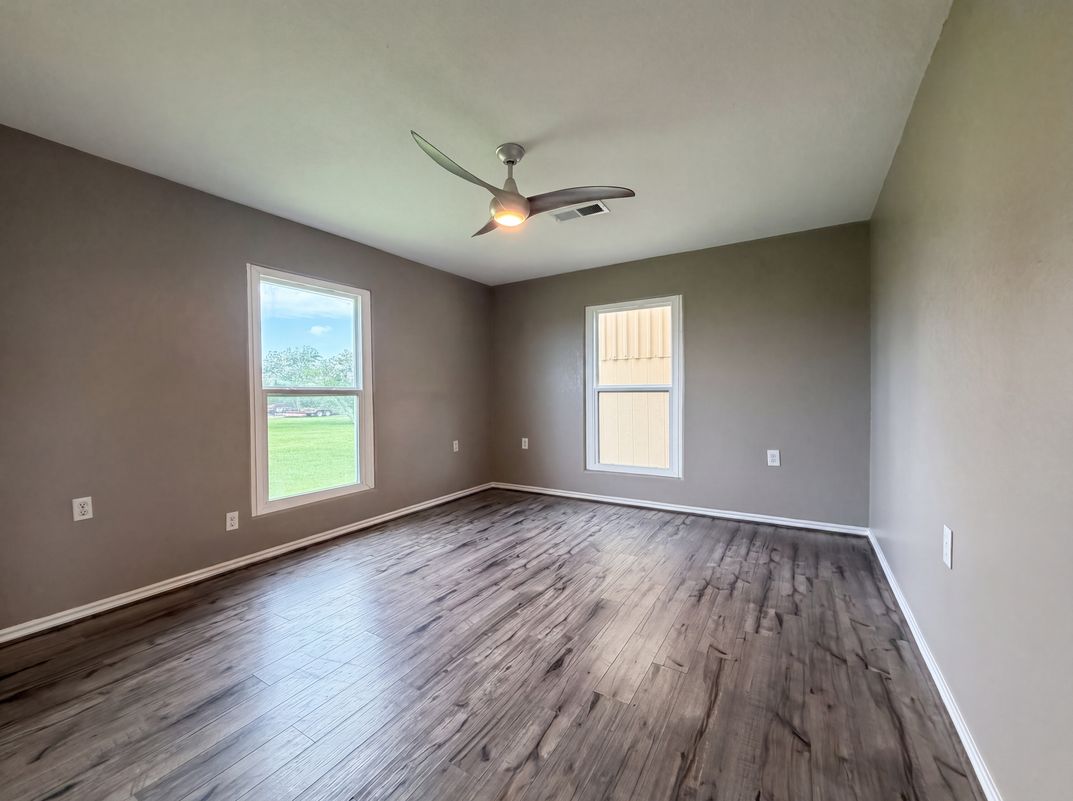 Photo 9 of 19 of 552 Marshall Johnson Ave S, Port Lavaca, TX