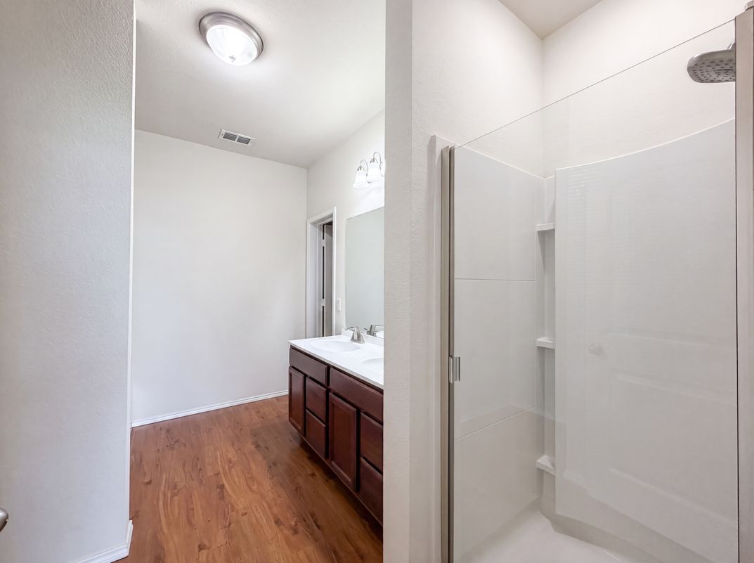 Photo 16 of 26 of 9165 Blackstone Dr, Providence Village, TX