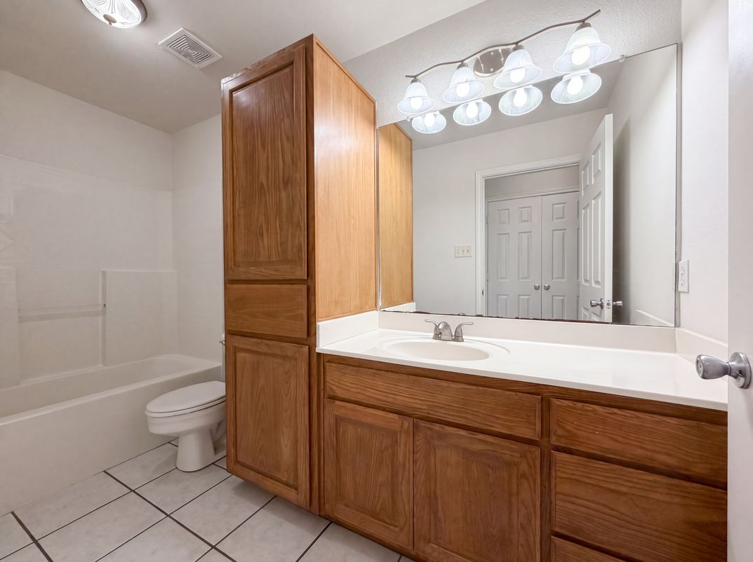 Photo 17 of 20 of 6041 King Trl, Corpus Christi, TX