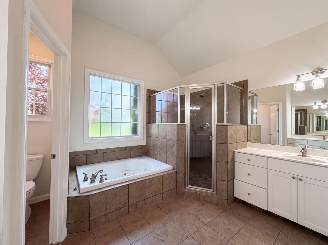 Photo 20 of 30 of 120 Fox Hill Ct, Edwardsville, IL