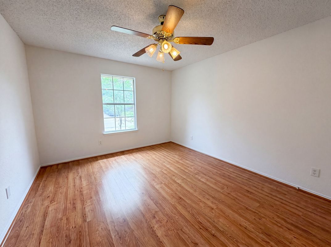 Photo 10 of 16 of 1233 Windy Meadows Dr, Burleson, TX