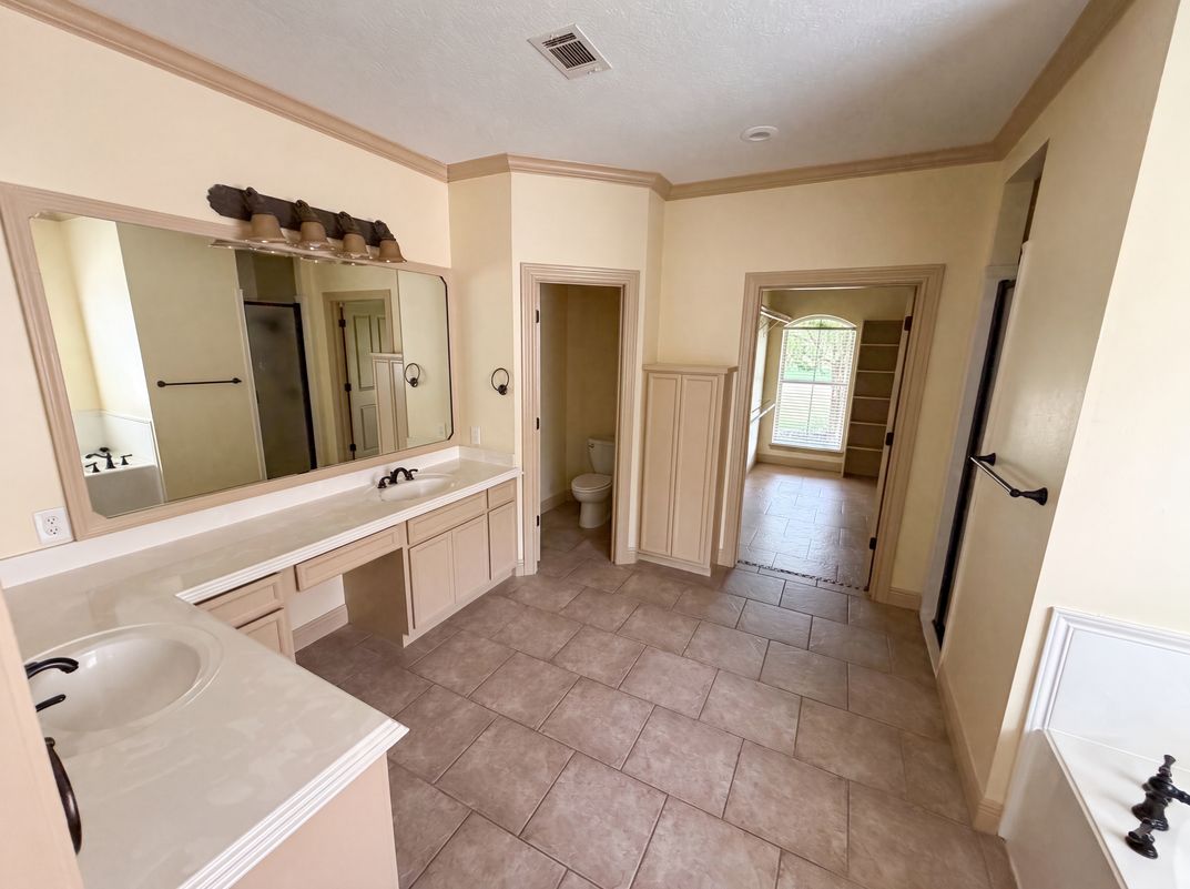 Photo 17 of 24 of 7945 Laurelwood St, Beaumont, TX