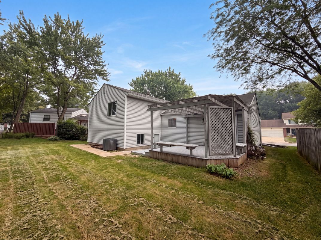 Photo 5 of 31 of 3920 Cedric Ln, Dublin, OH
