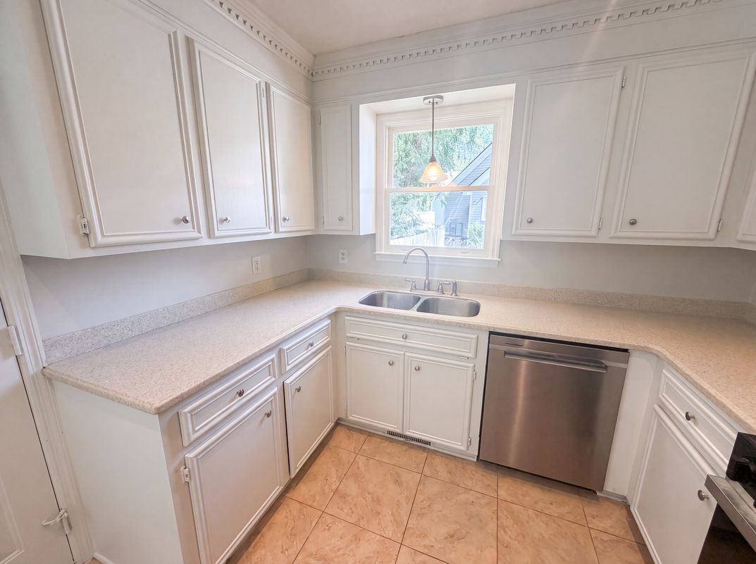 Photo 11 of 37 of 153 Courtney Oak Dr, West Columbia, SC