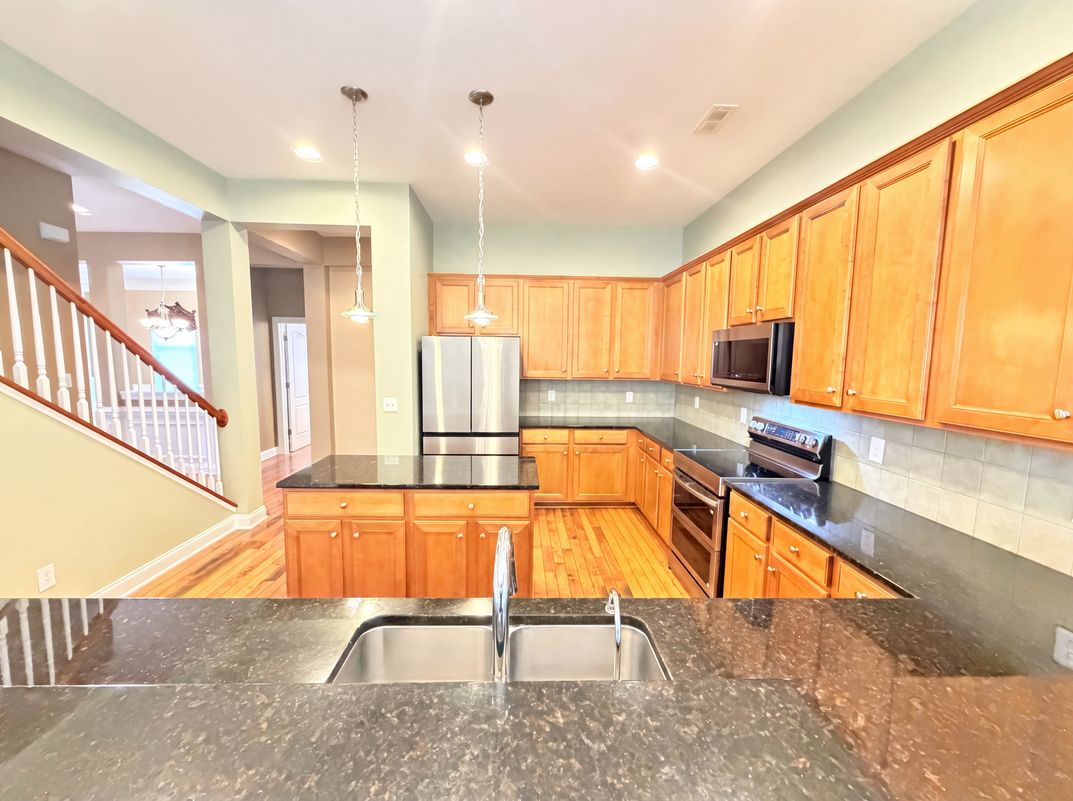 Photo 8 of 28 of 9928 Daufuskie Dr, Charlotte, NC