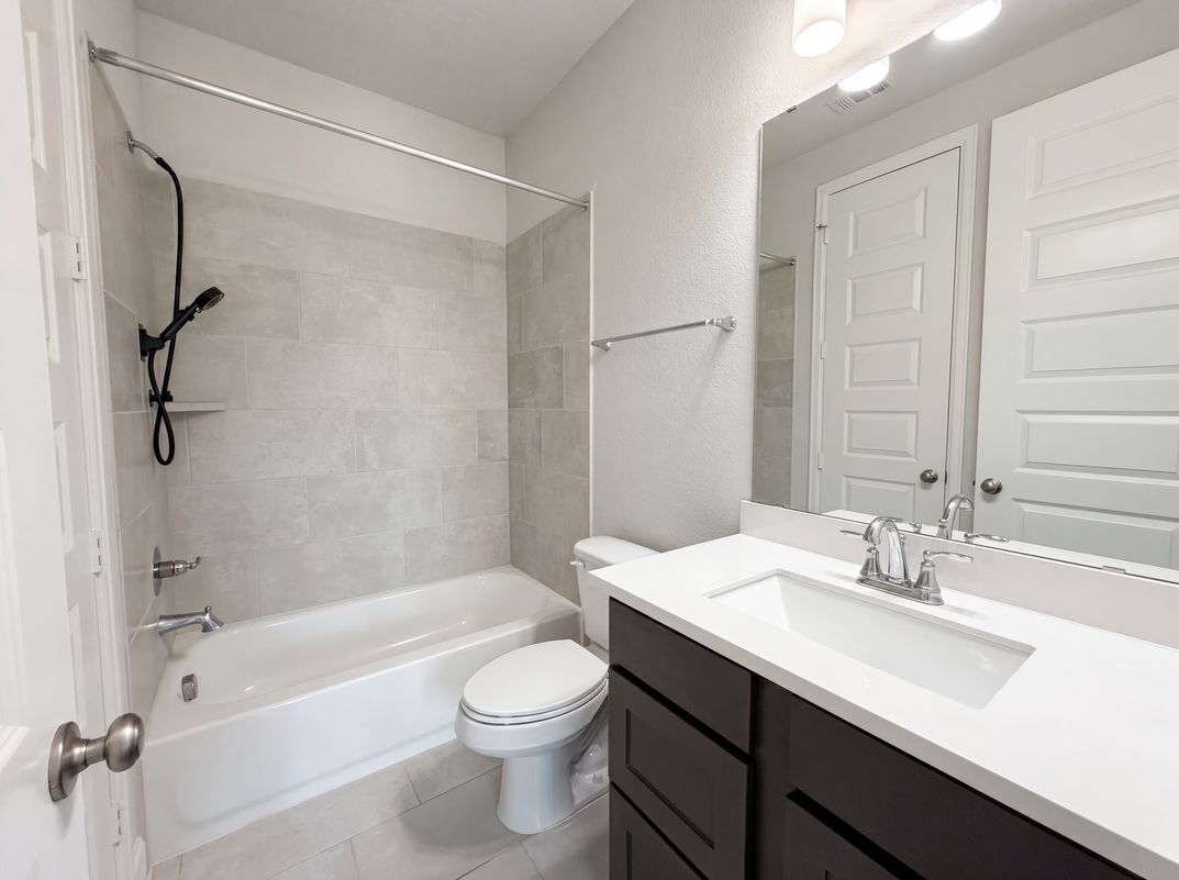 Photo 10 of 29 of 15418 Legacy Park Way, Pinehurst, TX