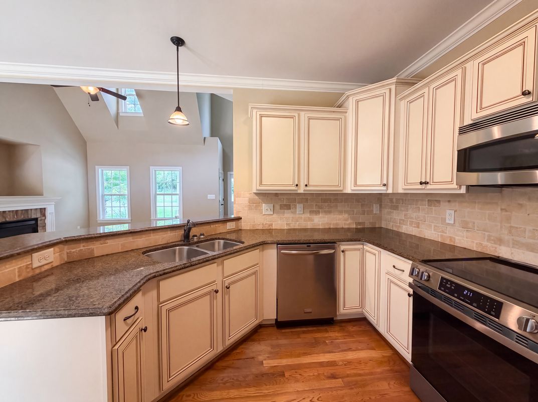 Photo 7 of 25 of 5474 Alamo Dr, Winston Salem, NC
