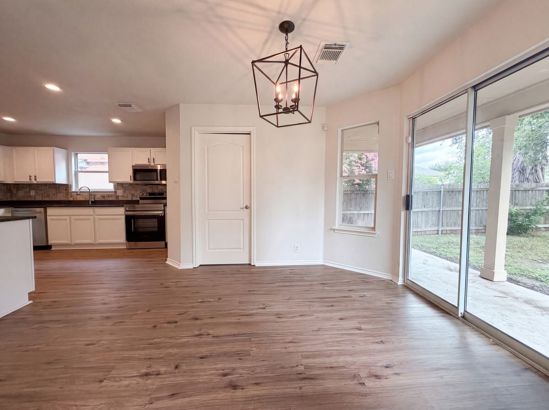 Photo 7 of 18 of 2648 Hunt St, New Braunfels, TX