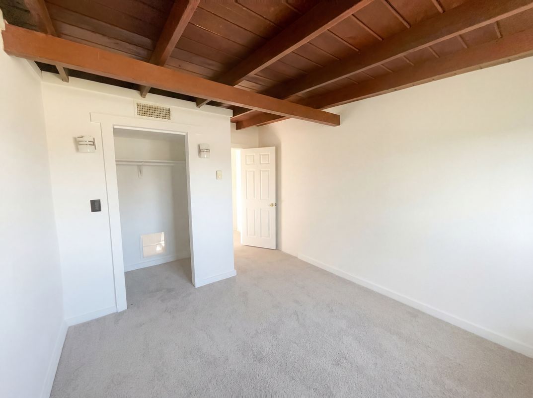 Photo 4 of 18 of 2519 N Richey Blvd, Tucson, AZ